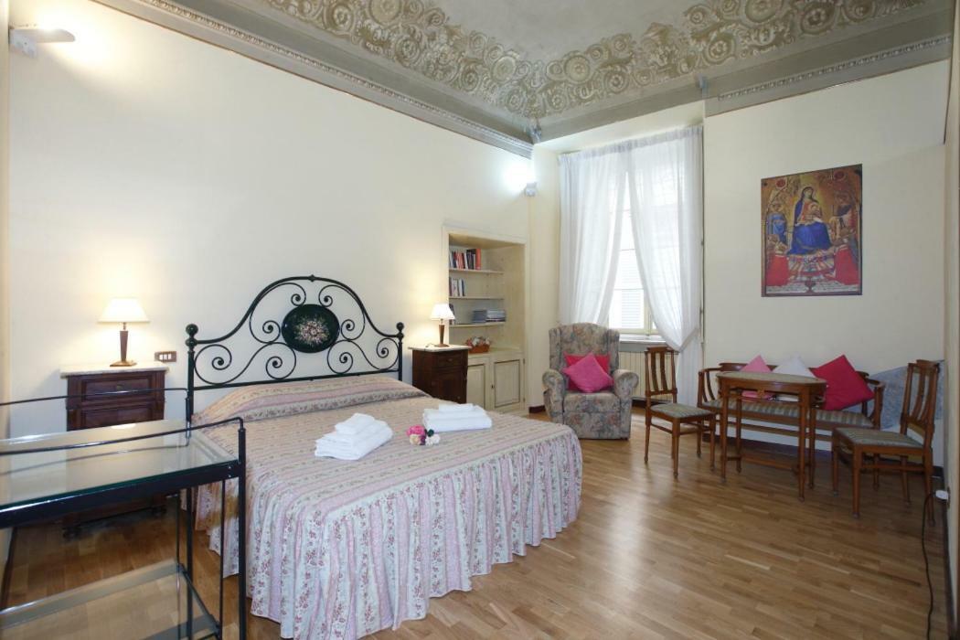 Residenza D'Epoca Montanini Bed and Breakfast Siena Eksteriør billede